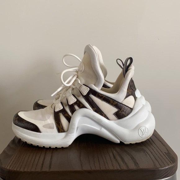 Authentic Louis Vuitton Archlight sneakers size 38. - Picture 4 of 4